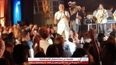 عمرو دياب يشعل حفله الغنائي بمهرجان الجونة السينمائي (صور)