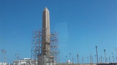 شاهد مسلة الملك رمسيس الثاني في مقرها الجديد بمدينة العلمين