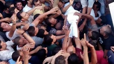 الآلاف يشيعون جنازة الطفلة 