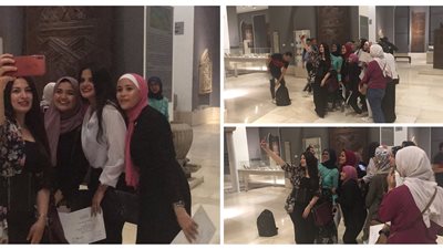 متدربات المتحف الإسلامي يلتقطن 