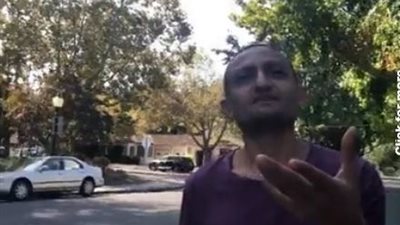 وجه له كلمات نارية.. مصري يلتقي وائل غنيم في الشارع وهذا ما حدث 