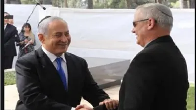 نتنياهو يتوسل لمنافسه 