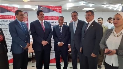 محافظ القليوبية ورئيس جامعة بنها يفتتحان اليوم التعريفي الثاني للبرامج الجديدة بالجامعة (صور)