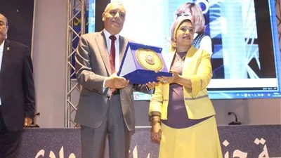 رئيس جنوب الوادي لوزيرة التخطيط: جامعتنا بلا أسوار ومنفتحة على مجتمعها 