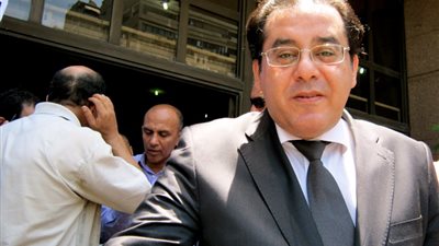 جيران أيمن نور: 