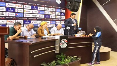 صور قرعة دوري كرة القدم النسائية بكاميرا الفجر الرياضي