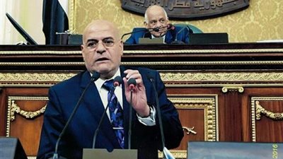 برلماني يطالب بإغلاق مقاهي الإنترنت خلال الفترة الصباحية بأيام الدراسة 