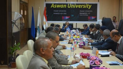 مجلس جامعة أسوان يوافق على إعفاء أبناء شهداء ومصابي العمليات العسكرية من المصروفات الدراسية