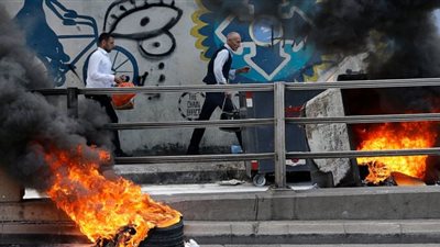 البنك المركزي اللبناني يوفر الدولارات لتغطية بعض الواردات