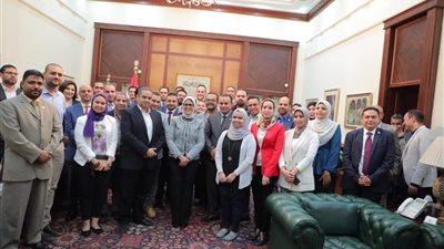 وزيرة الصحة تلتقي شباب وحدة إدارة مشروع التأمين الصحي الشامل (صور)