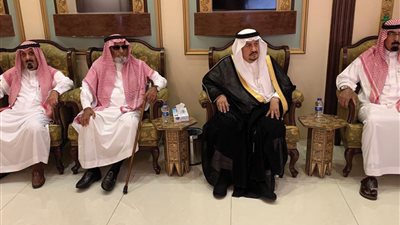 أمير الرياض يقدم العزاء في وفاة اللواء عبدالعزيز الفغم