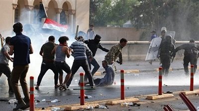أول تعليق من الحكومة العراقية على المظاهرات الدموية وسط بغداد