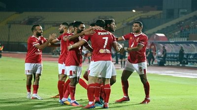 الأهلي يتفوق على الإنتاج الحربي في الشوط الأول بهدف رمضان صبحي