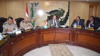 قريبًا بالفيوم تحويل السيارات للعمل بالغاز الطبيعي واستبدال التوكتوك بسيارات الميني فان 