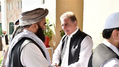 طالبان تلتقي بمبعوث السلام الأمريكي لأول مرة منذ توقف المحادثات