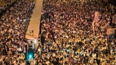 عودة المئات إلى شوارع هونج كونج..  وإغلاق المترو