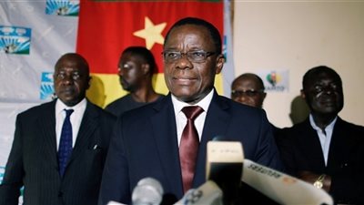 بينهم منافسه الرئيسي.. رئيس الكاميرون يطلق سراح معارضين