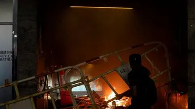 هونج مروري في كونج مع استمرار المسيرات التي تتحدى الحظر