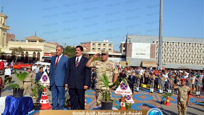 محافظ القليوبية يضع إكليل الزهور على قبر الجندي المجهول ببنها (فيديو وصور)