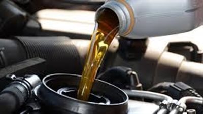 الطريقة الصحيحة للتعامل مع زيوت محرك السيارة 