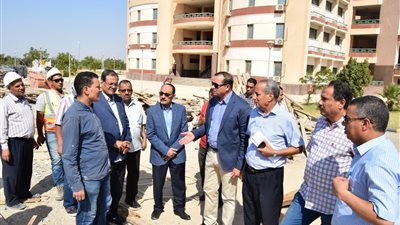 رئيس جامعة سوهاج يتفقد مشروعات إنشائية جديدة بتكلفة 364 مليون جنيه 