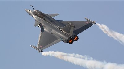 وزير الدفاع الهندي يغادر إلى فرنسا لاستلام الدفعة الأولى من طائرات رافال