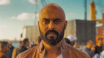 احمد صلاح حسنى عن 