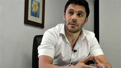 الصقر: المعلم 