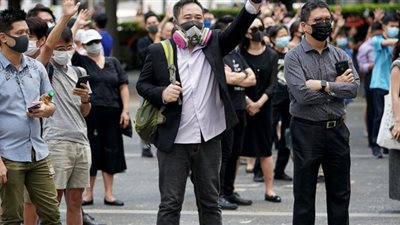 الرئيسة التنفيذية لهونج كونج تحذر من تدخل الجيش الصيني 