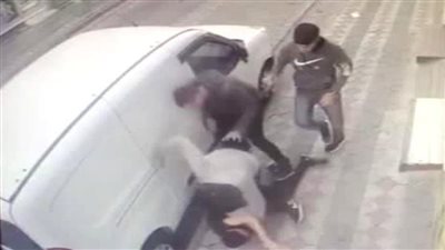 أتراك يعتدون بوحشية على مراهق سوري في إسطنبول