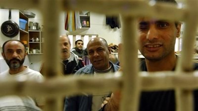 6 أسرى فلسطينيون يستمرون في إضرابهم عن الطعام بسجون الاحتلال