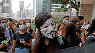 متظاهرو هونج كونج يطالبون بإطلاق سراح الناشط المحتجز