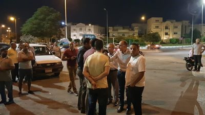 رئيس جهاز الشروق يشن حملة ليلية مكبرة على المقاهى المخالفة