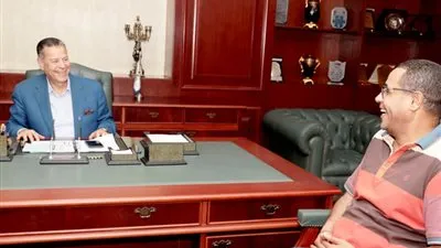 محافظ بني سويف يستقبل توني عثمان لتهنئته بعضوية لجنة الحكام