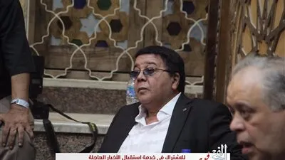 بالصور.. لحظة وصول أحمد بدير وأحمد آدم  لعزاء الراحل طلعت زكريا