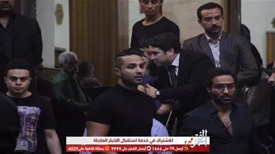 بالصور كريم فهمي يقدم واجب العزاء في طلعت زكريا