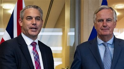 الاتحاد الأوروبي وبريطانيا يكثفان محادثاتهما بشأن البريكست