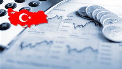 باحث متخصص: العملة التركية فقدت أكثر من ثلث قيمتها أمام الدولار