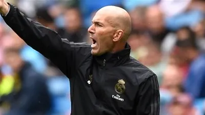 عاجل.. زيدان يطرد نجم ريال مدريد ويطالب بيريز بتصحيح الخطأ 