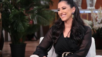 منى الشاذلي تحتفل بـ حنان مطاوع على نغمات 