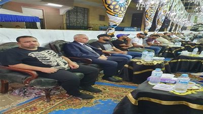 بالصور | رئيس الانتاج الحربي يؤازر ابراهيم عبد الخلق في عزاء والده