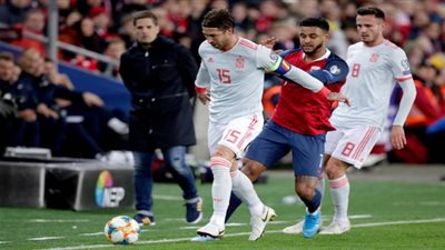 قائد ريال مدريد يتغزل في 