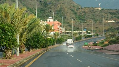 تعليق الدراسة بمدارس 