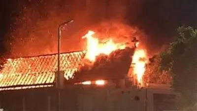 النيران تلتهم 