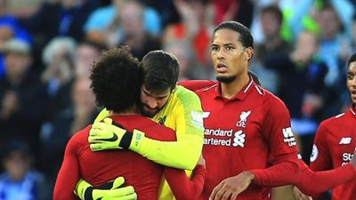 موقف صلاح وأليسون النهائي من المشاركة في موقعة مانشستر