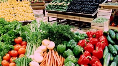 تعرف على أسعار الخضروات والفاكهة بالمجمعات الاستهلاكية 