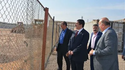 محافظ القليوبية يتفقد موقع الطريق البديل لشركات البترول بمسطرد (صور)