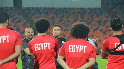 عاجل.. مفاجآت مدوية بتشكيل منتخب مصر في أول مباراة لـ
