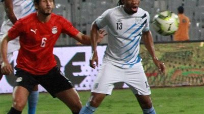 وست بروميتش يهنئ حجازي بعد الفوز على بوتسوانا