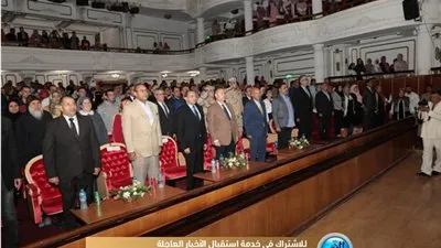 محافظ بني سويف ورئيس الجامعة يشهدان العرض المسرحي 